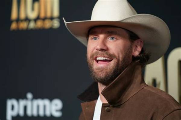 Chase Rice in Chicago: Songs Played, Soldier Field Details, and Faqs Answered