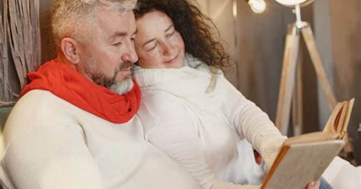 Dating Across Generations: the Complete Guide to Older and Younger Lesbian Relationships