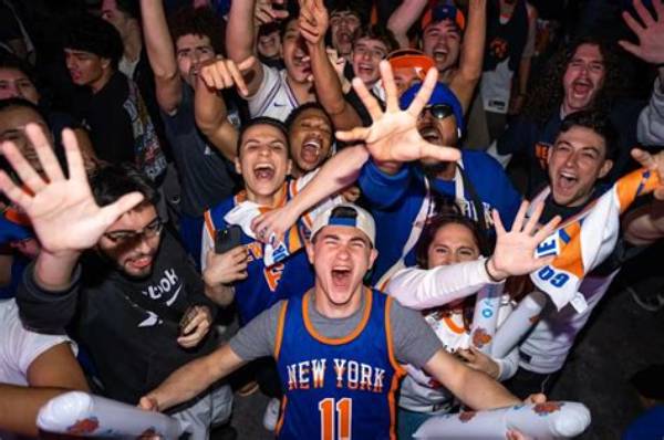 Fact Check: Debunking the 'Knicks Fans Rioting at Five Guys' Outrage