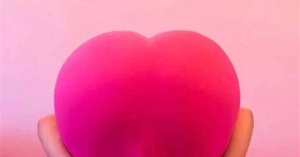 Inside the Bizarre Japanese 'Heart Butt' Craze Taking over Feeds Worldwide