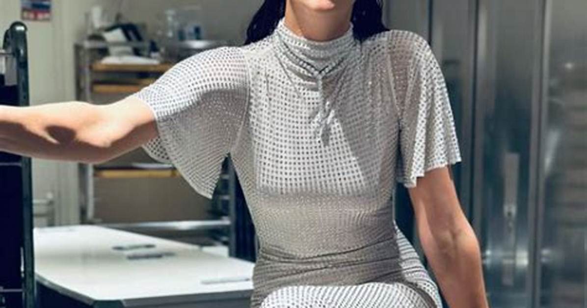 Is Irina Shayk’s Diet Realistic? Deconstructing the Science of Her Fitness Routine