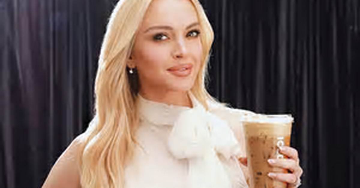 Lindsay Lohan Named Host of Dunkin' and Betches Media's Betch of the Year Awards