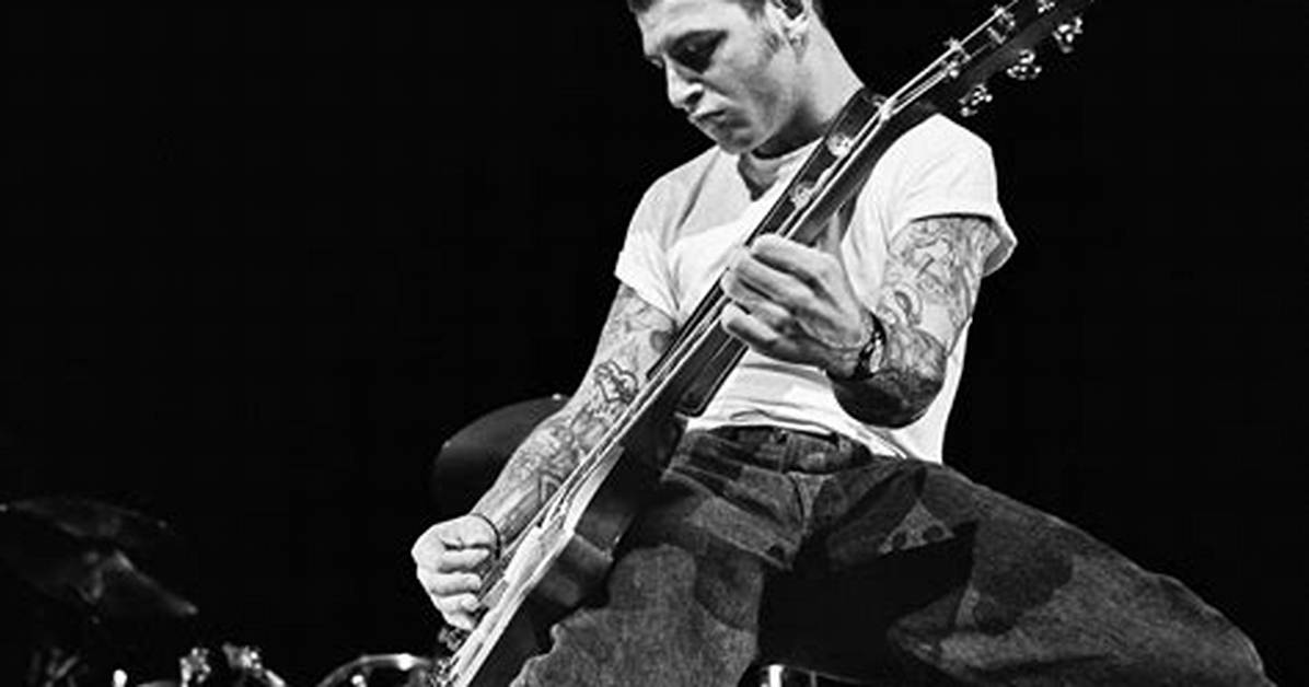 Mike Ness in the 1980S: Rare Photos and Early Stage Outfits Unearthed
