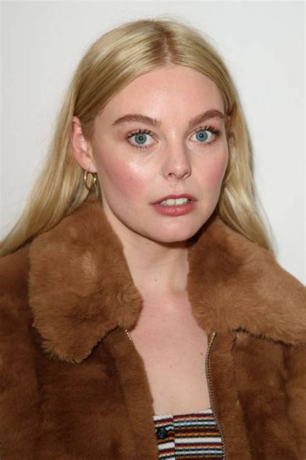 Nell Hudson Biography, Age, Height, Husband, Net Worth, Family