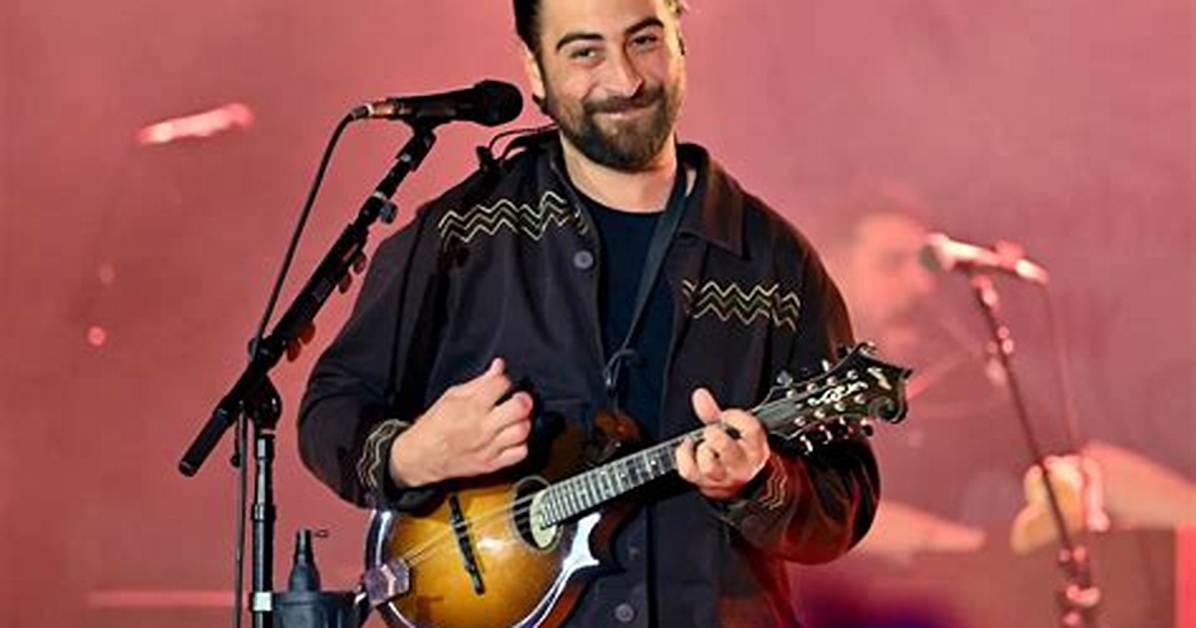 Noah Kahan's Touring Band Takes the World Stage: from Tiny Desk to Arena Sellouts