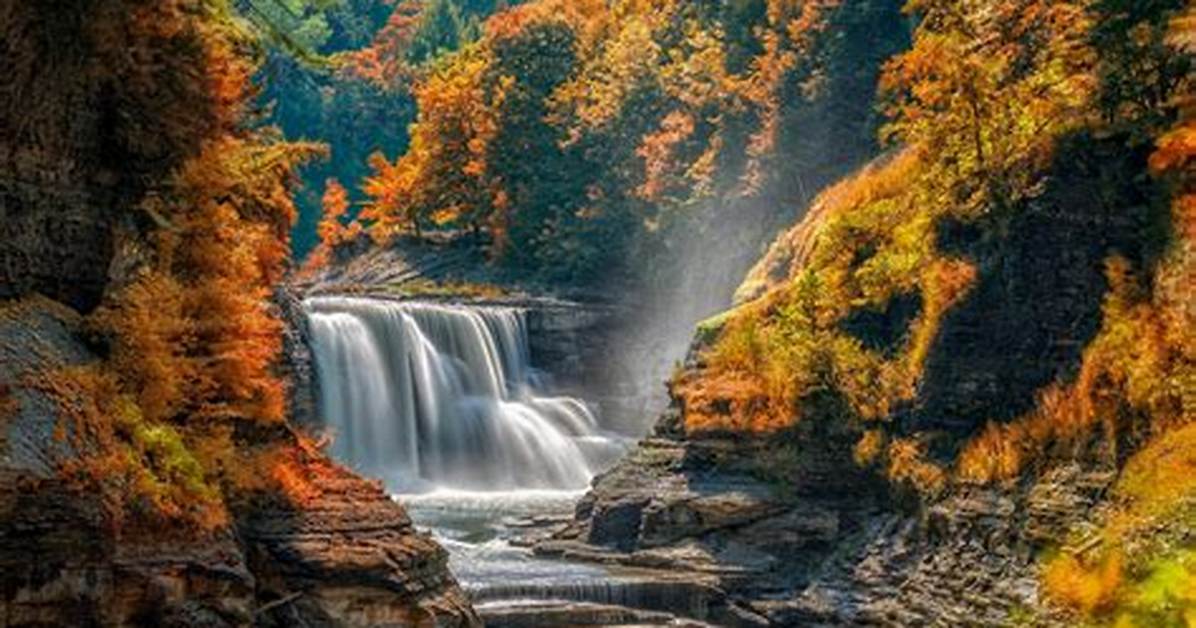 Stunning Autumn Waterfall Drives: New York Scenic Byways You Must See by Car
