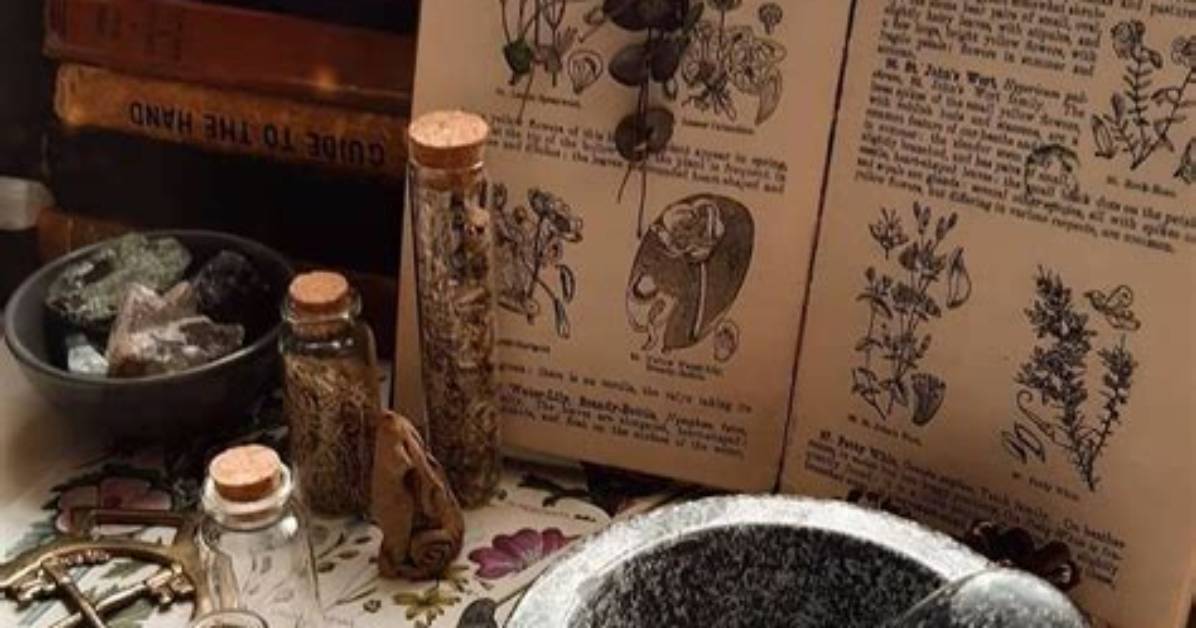 The Complete Guide to the Fantasy Aesthetic: Who, What, and Why It Trends