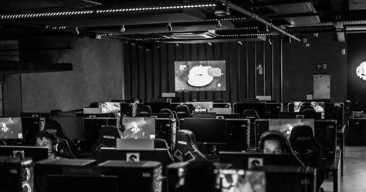 The Engineering Secret: How Game Studios Tailored Pixel Art to Tube Tvs