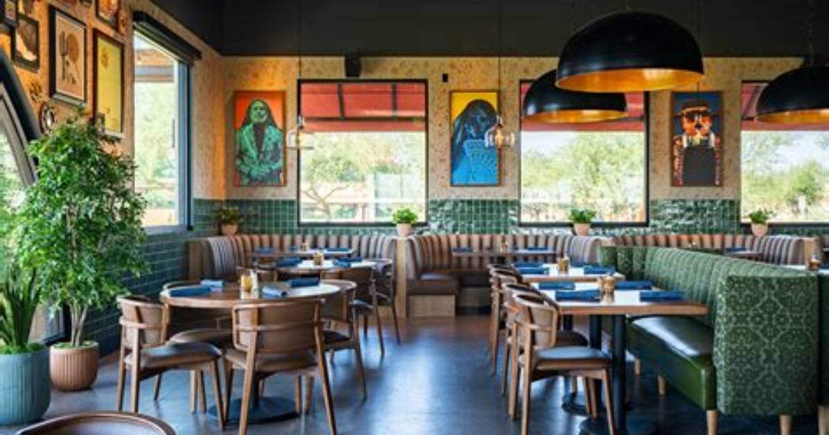 The Essential Guide to Cocina & Cantina Dining: Menus, Drinks, and Vibe
